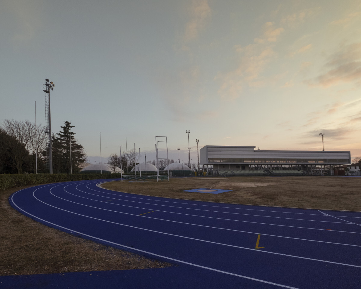 Free Images : athletics track, running, sports hall, blue, lanes, lane ... Free Images : athletics track, running, sports hall, blue, lanes, lane ...